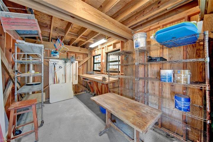 Workshop and/or storage