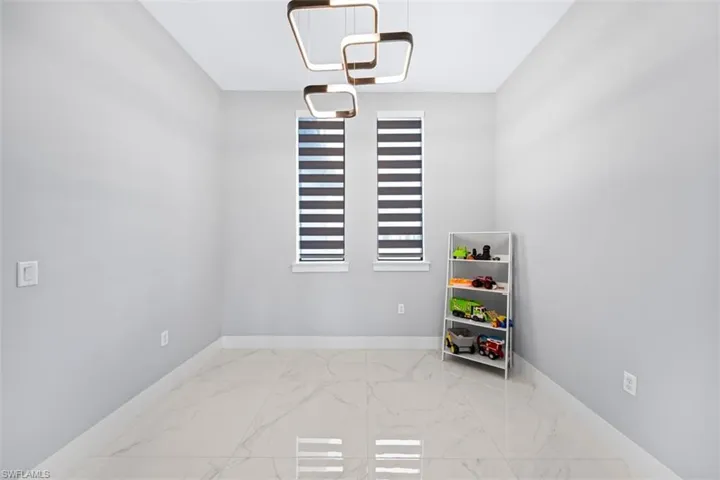 212 Kismet Pkwy W, Cape Coral, Florida 33993