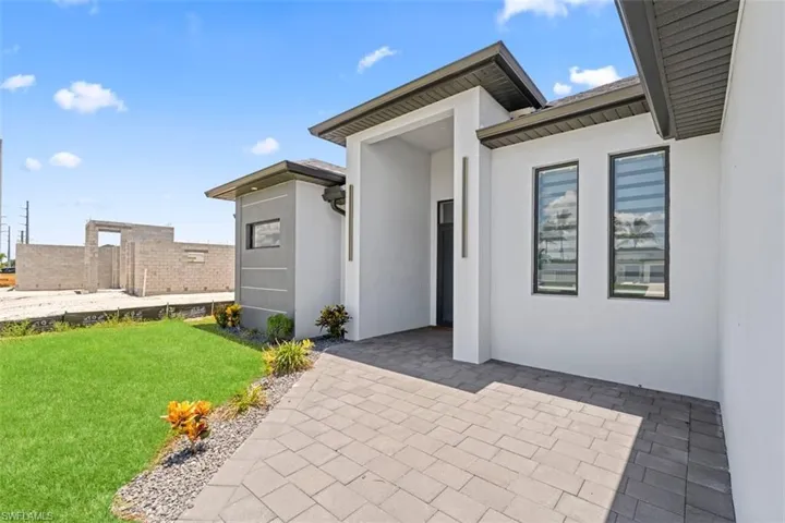 212 Kismet Pkwy W, Cape Coral, Florida 33993
