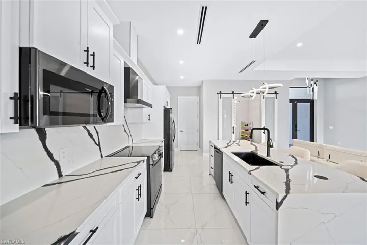 212 Kismet Pkwy W, Cape Coral, Florida 33993