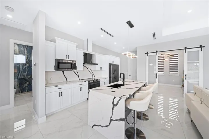 212 Kismet Pkwy W, Cape Coral, Florida 33993