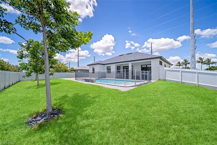 212 Kismet Pkwy W, Cape Coral, Florida 33993