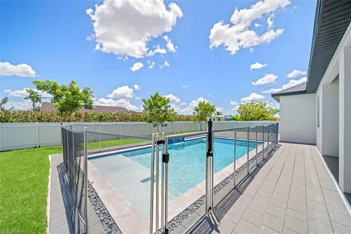 212 Kismet Pkwy W, Cape Coral, Florida 33993