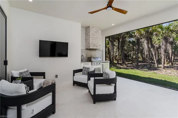 167 9th St Sw, Naples, Florida 34117