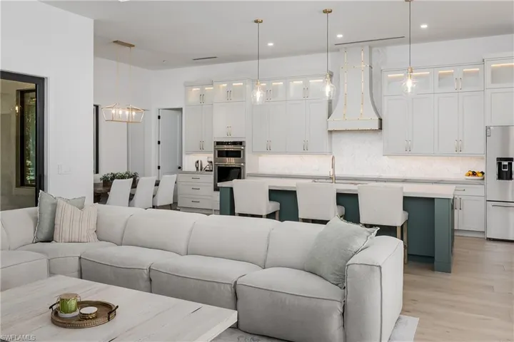 167 9th St Sw, Naples, Florida 34117