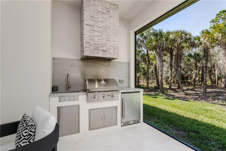 167 9th St Sw, Naples, Florida 34117