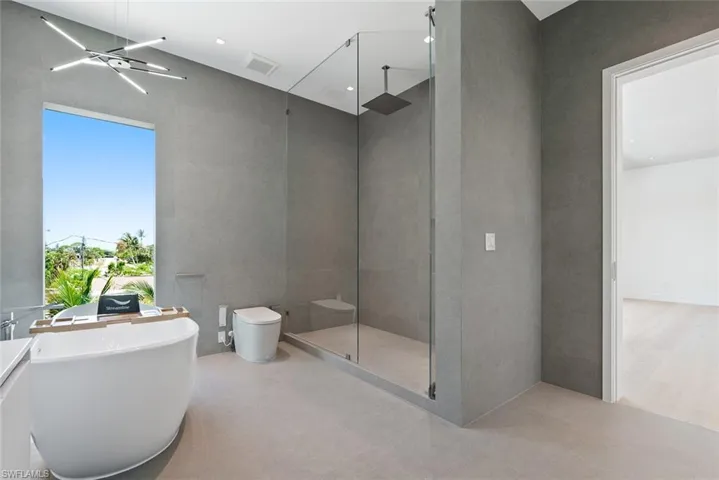 1135 Bluebird Ave, Marco Island, Florida 34145