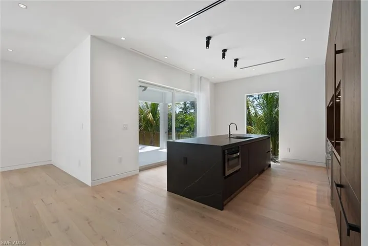 1135 Bluebird Ave, Marco Island, Florida 34145
