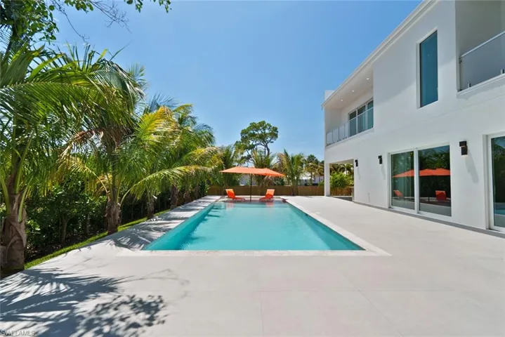 1135 Bluebird Ave, Marco Island, Florida 34145
