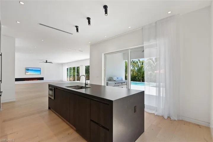 1135 Bluebird Ave, Marco Island, Florida 34145