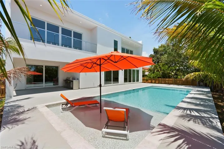 1135 Bluebird Ave, Marco Island, Florida 34145
