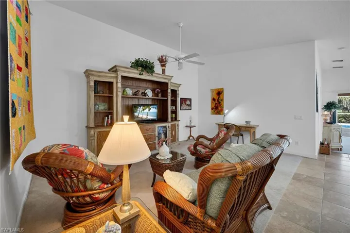 7593  Rozzini  LN, Naples, FL 34114