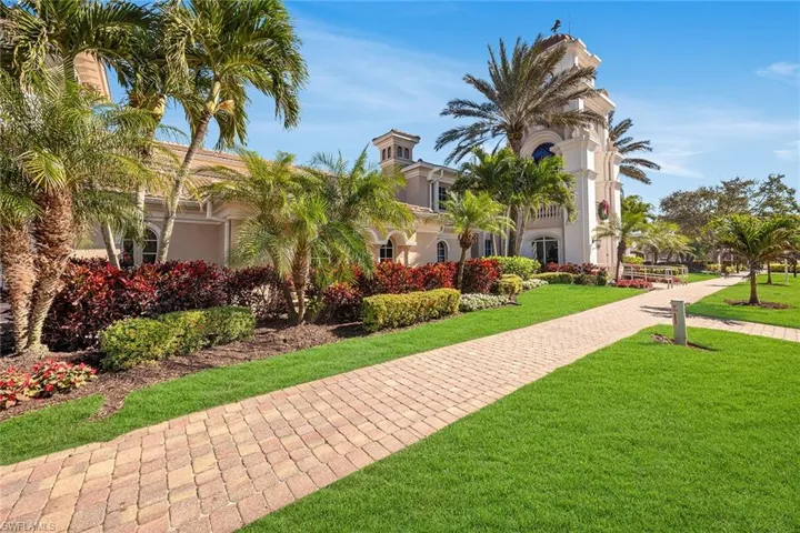 7593  Rozzini  LN, Naples, FL 34114