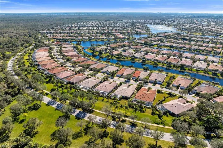 7593  Rozzini  LN, Naples, FL 34114