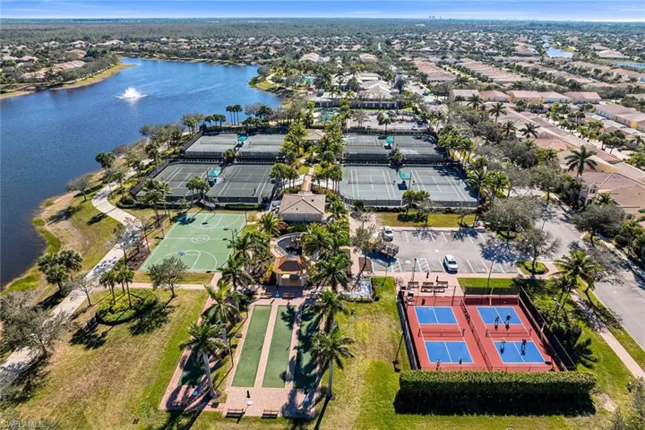 7593  Rozzini  LN, Naples, FL 34114