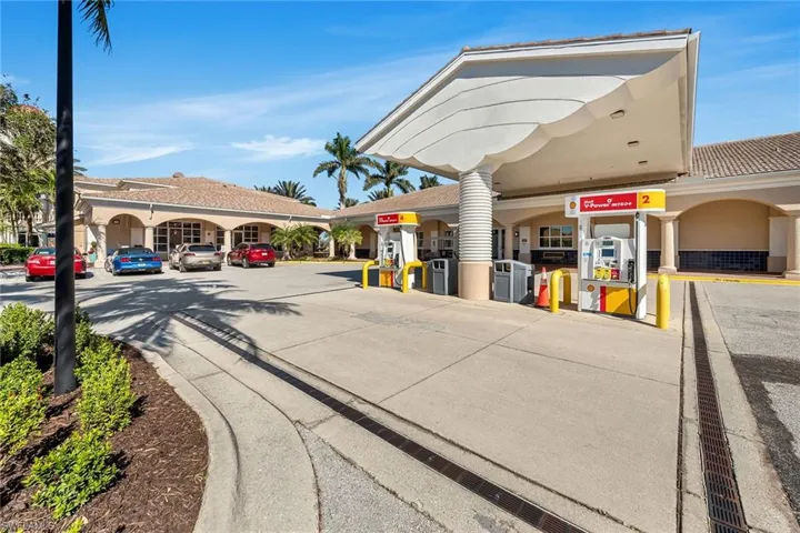 7593  Rozzini  LN, Naples, FL 34114