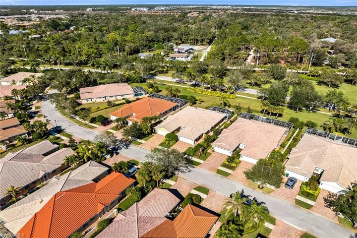 7593  Rozzini  LN, Naples, FL 34114