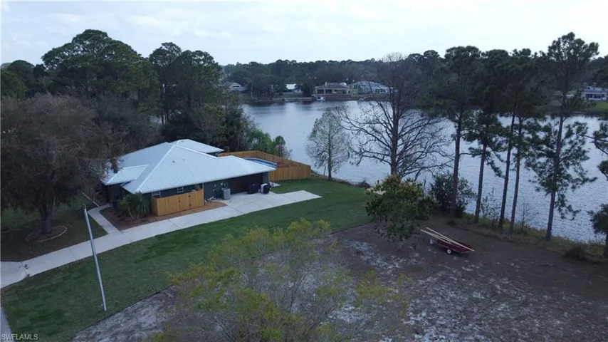 712  Lake Betty  DR, Lake Placid, FL 33852