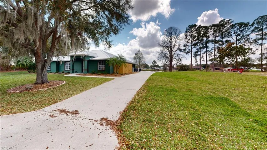 Surrounding community with a lawn