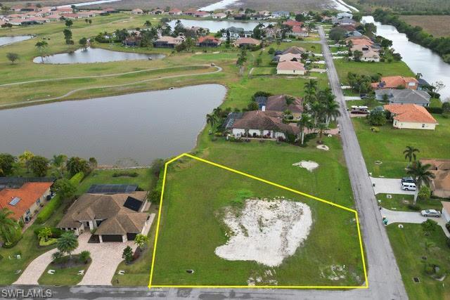 17994  Bluewater  DR, NAPLES, FL 34114