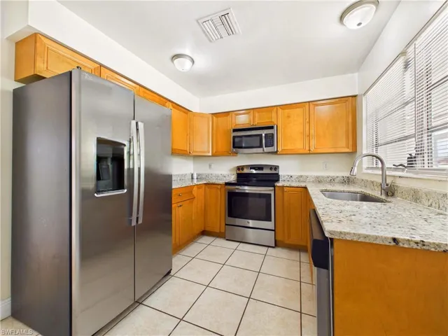 794 Hydrangea Dr, North Fort Myers, Florida 33903