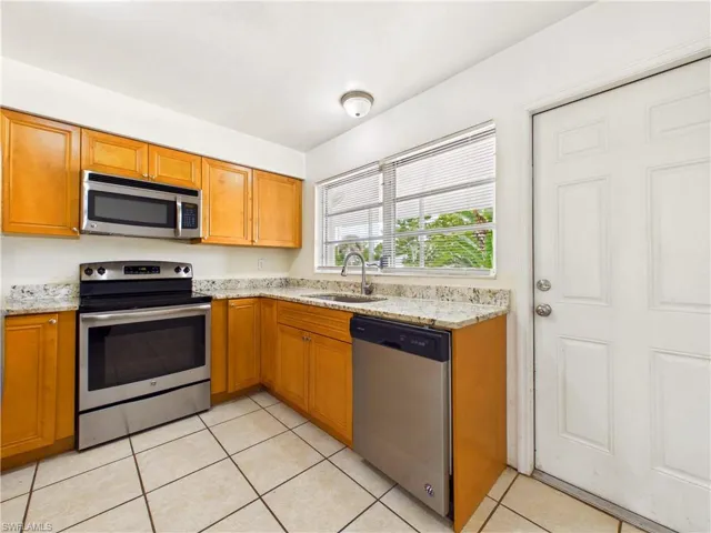 794 Hydrangea Dr, North Fort Myers, Florida 33903