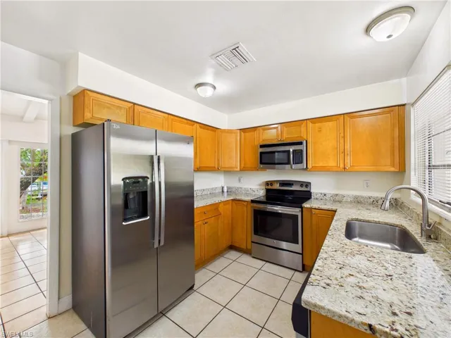 794 Hydrangea Dr, North Fort Myers, Florida 33903