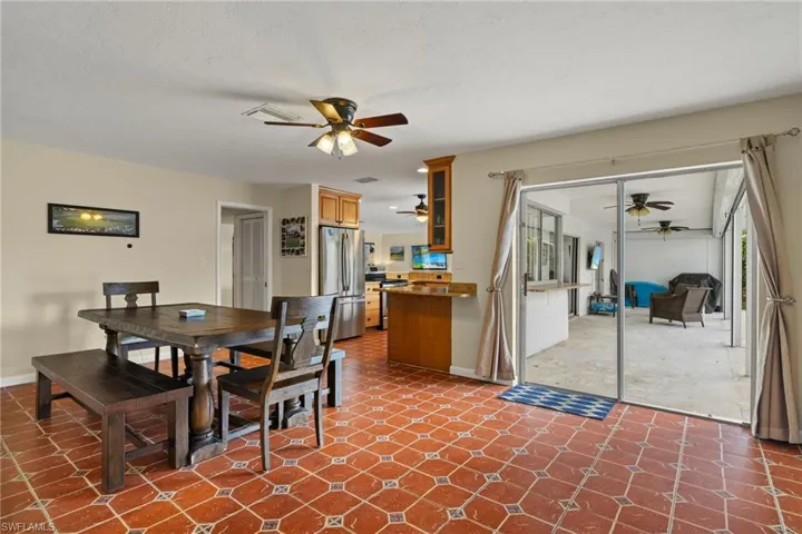 Dining room featuring a textured ceiling