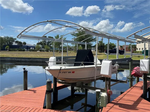 DEEDED PERSONAL DOCK/LIFT/COVER