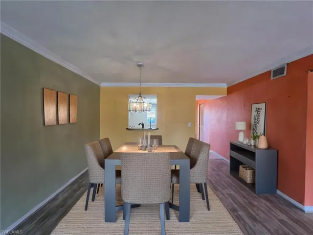 NICE AREA FOR OPEN DINNING