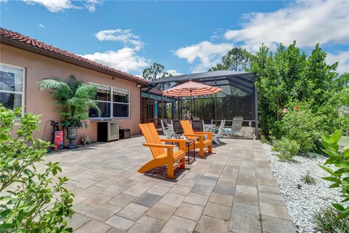 View of patio / terrace with screened enclosure
