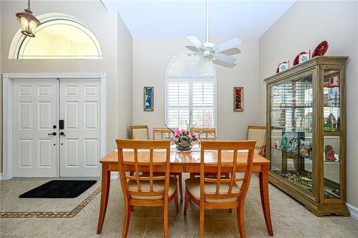 Dining room  with ceiling fan