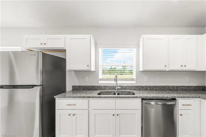 1914  Diplomat W PKWY, Cape Coral, FL 33993