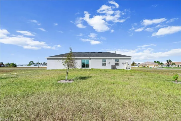 1914  Diplomat W PKWY, Cape Coral, FL 33993