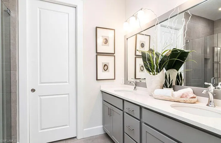 Ensuite Primary Bath - Staged Model