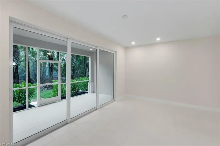 Open Living area toward lanai