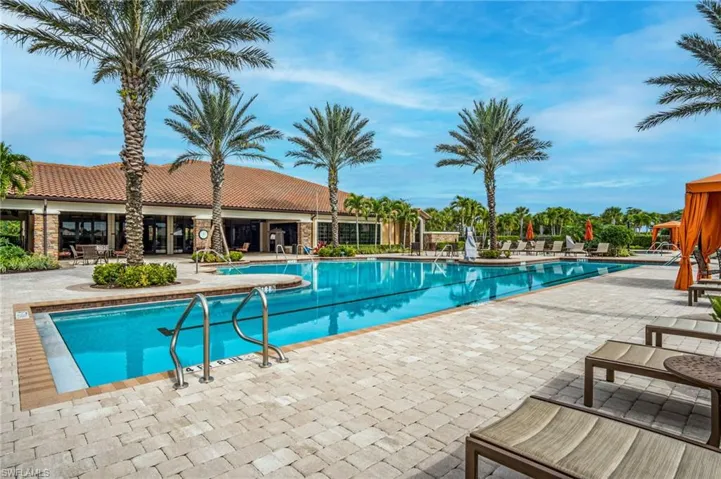 8021  Calle Canovas  CT, Naples, FL 34114