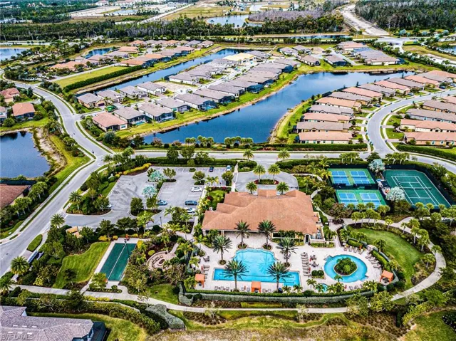 8021  Calle Canovas  CT, Naples, FL 34114