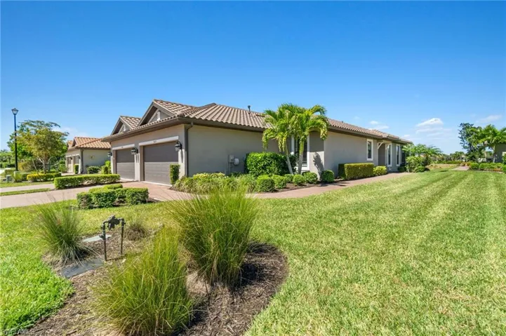 8021  Calle Canovas  CT, Naples, FL 34114