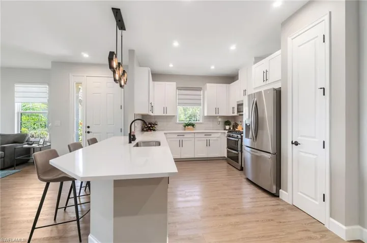 8021  Calle Canovas  CT, Naples, FL 34114