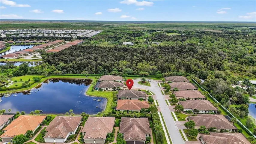 8021  Calle Canovas  CT, Naples, FL 34114