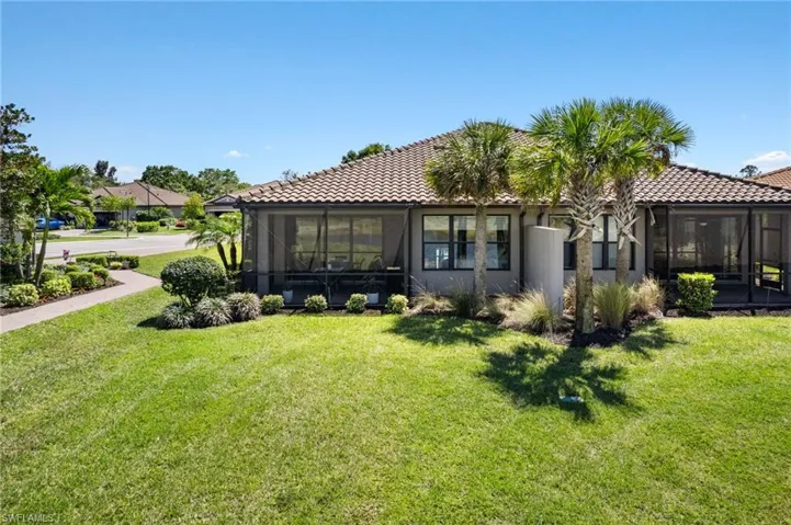 8021  Calle Canovas  CT, Naples, FL 34114