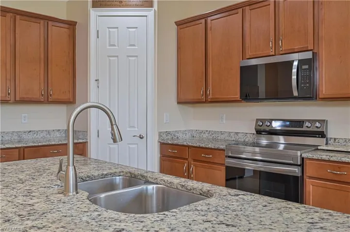 3899 Eldon St, Fort Myers, Florida 33916