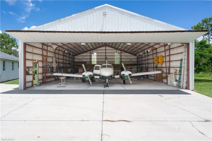 Hangar