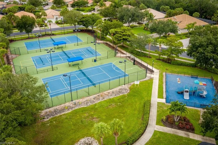 15821 Delaplata Ln, Naples, Florida 34110