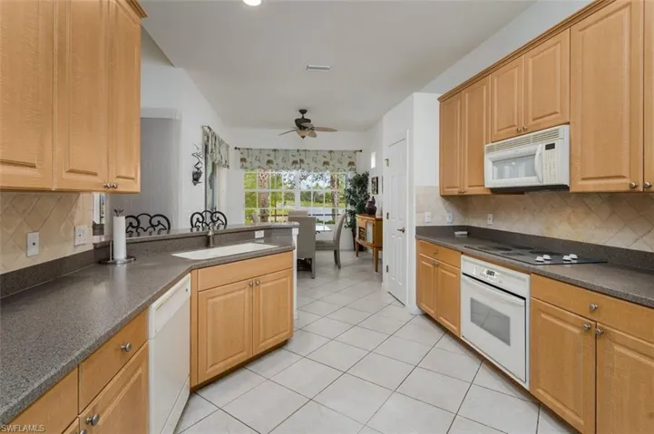 15821 Delaplata Ln, Naples, Florida 34110