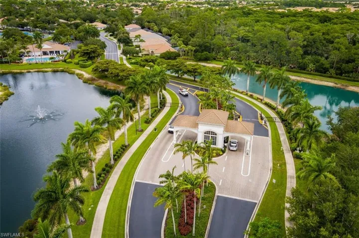 15821 Delaplata Ln, Naples, Florida 34110