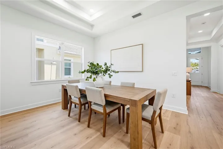 Tray ceiling with recessed lighting