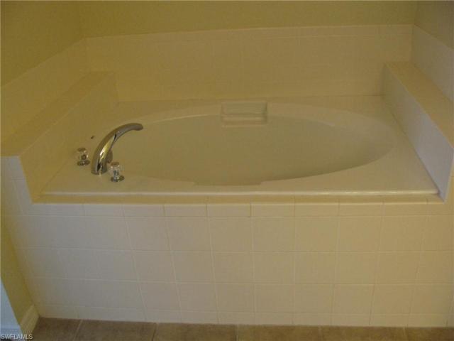 Master Tub