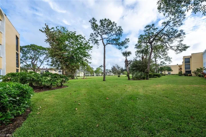 1087  Forest Lakes  DR, Naples, FL 34105